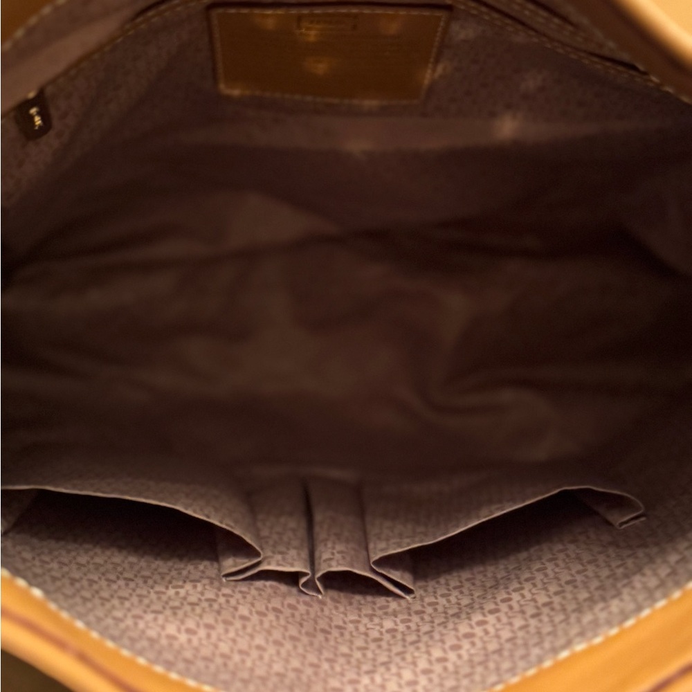 Stylish & Practical Tous Canvas Handbag With Sign… - image 8